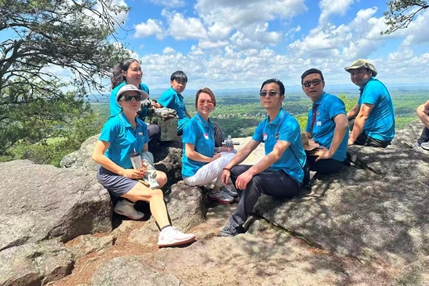 山野间的一抹靓丽蓝，同心同行，共筑精彩 - Photo 11
