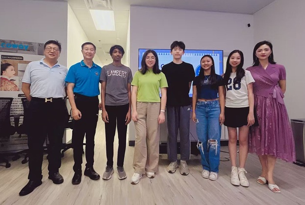 青少年教青少年,五位高中生现场教学,事半功倍